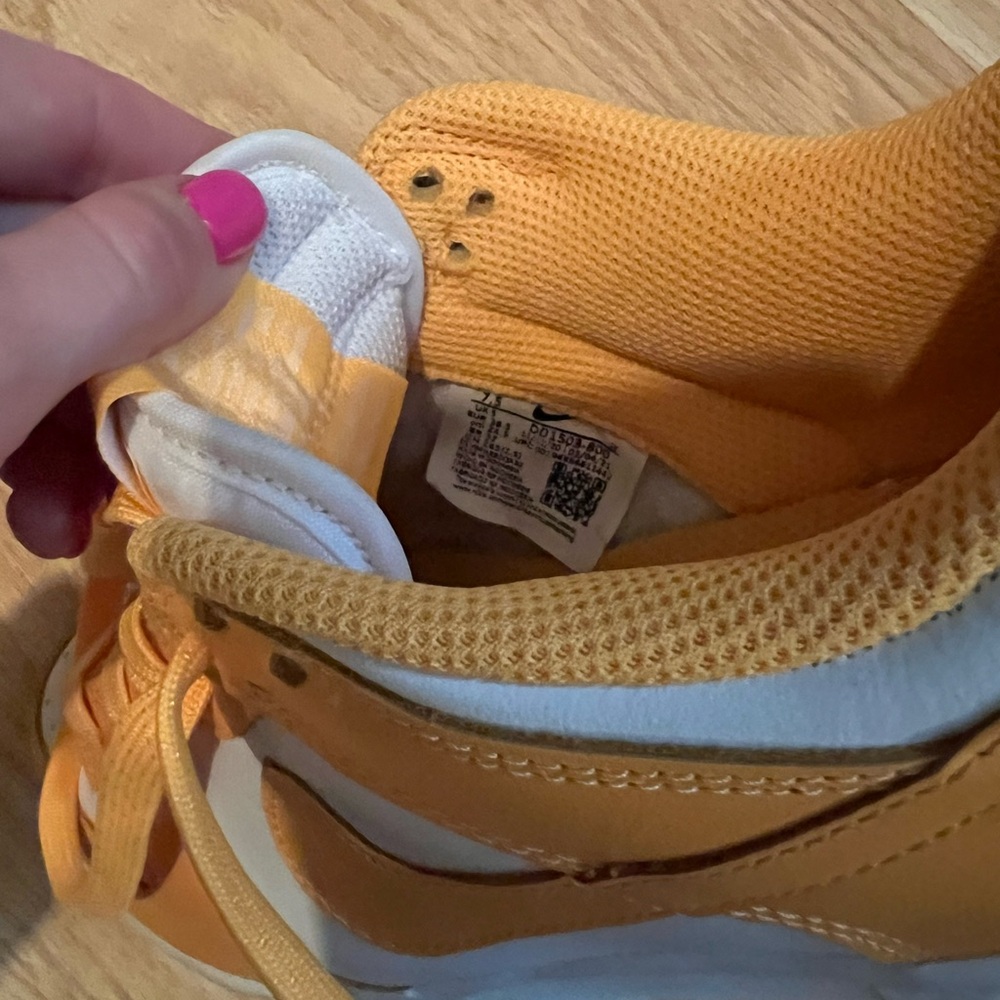 Bright orange dunks - Picture 6 of 7